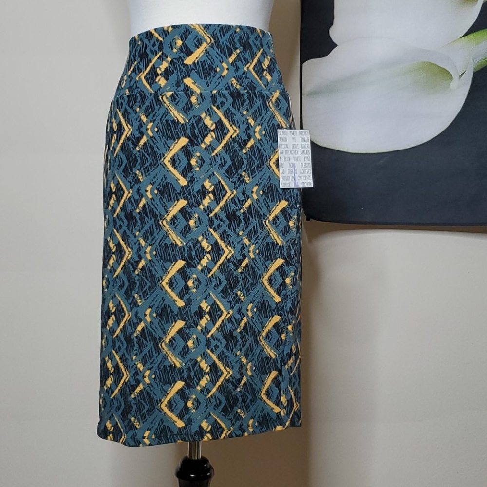 NWT LuLaRoe Cassie Pencil Skirt